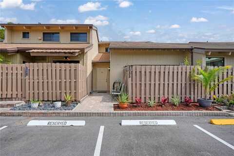 2055 SW 81st Way, Davie, FL 33324