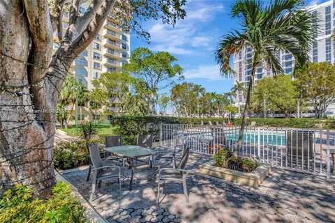 11111 Biscayne Blvd, Miami, FL 33181