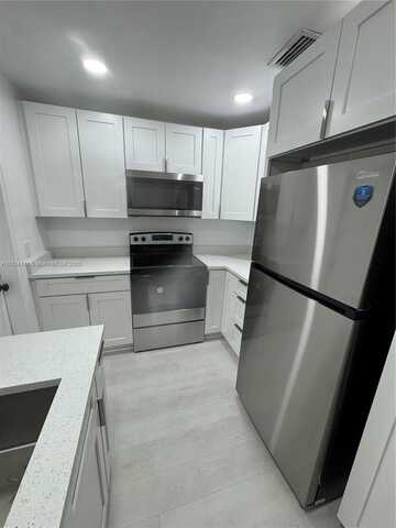 2036 NE 21st Ave, Fort Lauderdale, FL 33305