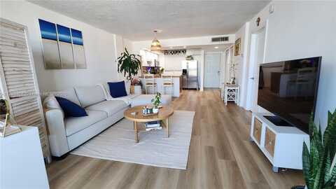 7900 Tatum Waterway Dr, Miami Beach, FL 33141