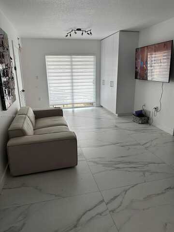 2415 NW 16th St Rd, Miami, FL 33125