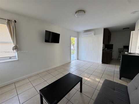 1840 Fillmore St, Hollywood, FL 33020