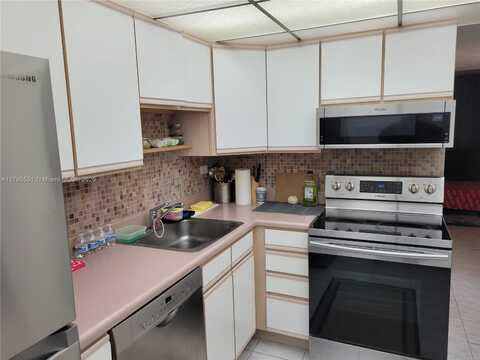 251 174th St, Sunny Isles Beach, FL 33160