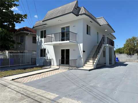 912 NW 24th Ct, Miami, FL 33125