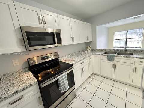 15332 SW 72nd St, Miami, FL 33193