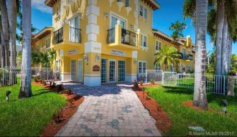 1657 Tyler St, Hollywood, FL 33020