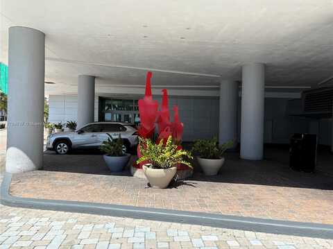325 S Biscayne Blvd, Miami, FL 33131