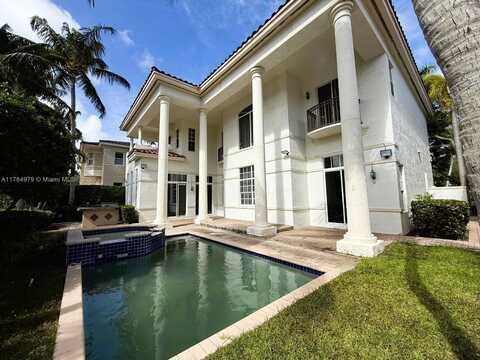 996 Sanibel Dr, Hollywood, FL 33019