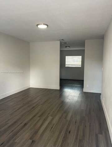 450 SW 2nd St, Pompano Beach, FL 33060