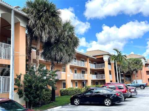 6900 SW 39th St, Davie, FL 33314