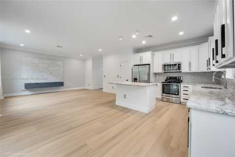 4365 Large Leaf Ln, Hollywood, FL 33021