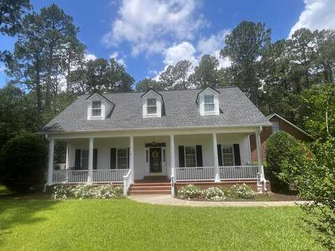 135 Southlake Dr, Moultrie, GA 31768