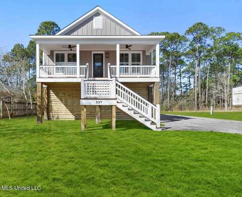 537 Royal Oak Drive, Pass Christian, MS 39571