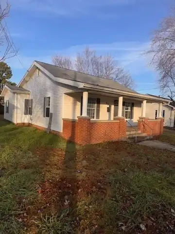 353 McLeod Avenue, Madisonville, KY 42431
