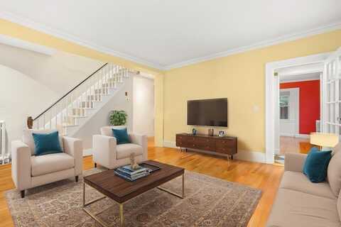 34 Pleasant St, Salem, MA 01970