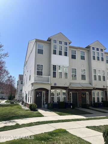 44 Jake Drive, Tinton Falls, NJ 07712