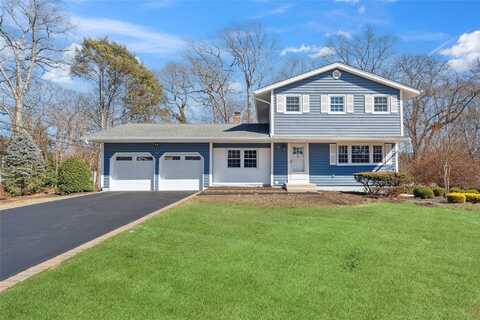 11 Kenny Street, Hauppauge, NY 11788