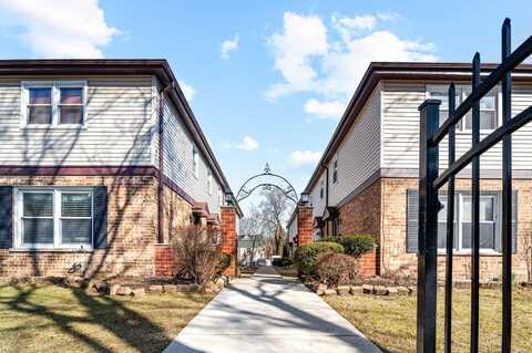 2020 W Lunt Avenue, Chicago, IL 60645