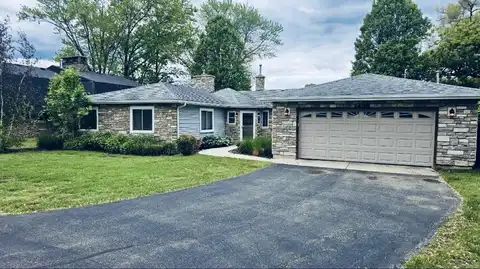 1425 N River Road, McHenry, IL 60051