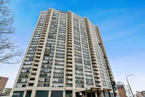 3930 N Pine Grove Avenue, Chicago, IL 60613