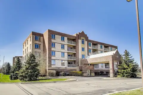 175 W Brush Hill Road, Elmhurst, IL 60126