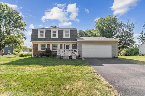 230 Ridgefield Lane, Naperville, IL 60565