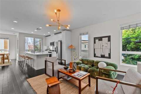 5643 Cielo Way, Los Angeles, CA 90028