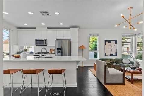 5643 Cielo Way, Los Angeles, CA 90028