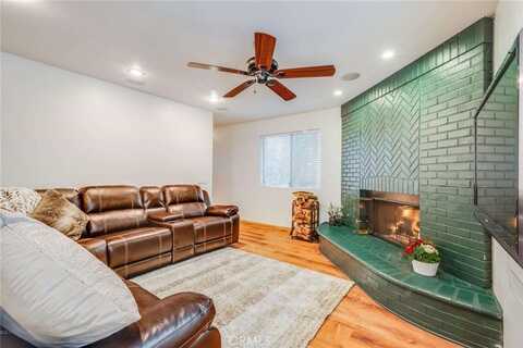 513 W Victoria Court, Lake Arrowhead, CA 92352