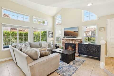 1 Buttercup, Rancho Santa Margarita, CA 92688