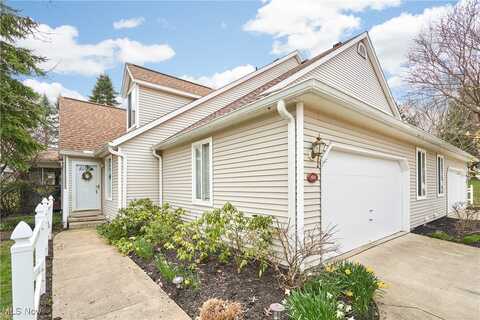 414 Kings Court, Copley, OH 44321