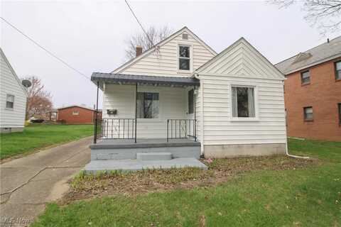 803 5th Street, Struthers, OH 44471