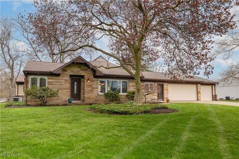 5835 Island Drive NW, Canton, OH 44718