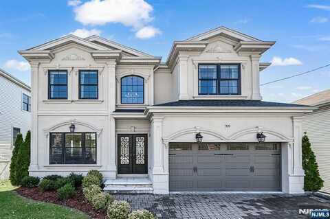 709 6th Street, Carlstadt, NJ 07072