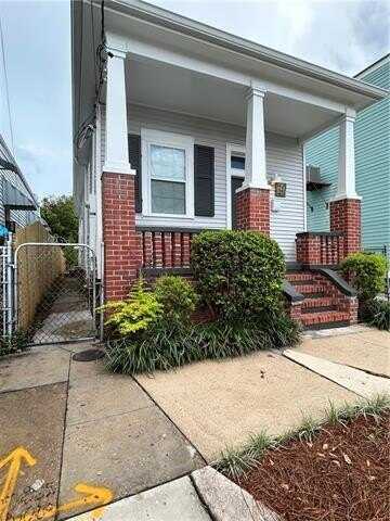 7713 ZIMPEL Street, New Orleans, LA 70118