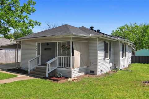 215 Poindexter Avenue, Cleburne, TX 76033