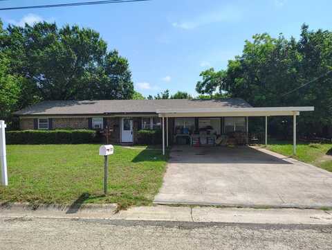 705 Pillar Street, Bowie, TX 76230