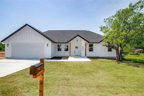 233 Lakeshore Drive, Runaway Bay, TX 76426