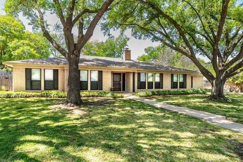 4204 Winding Way, Benbrook, TX 76126