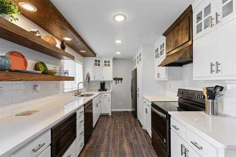 5232 Country Club Drive, Granbury, TX 76049