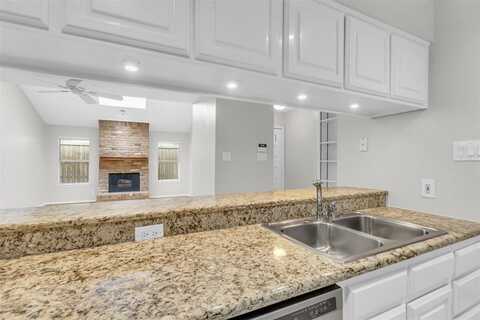6352 Lakeshore, Dallas, TX 75214