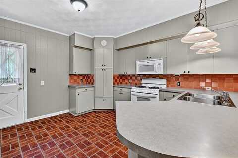 116 N Willow, Sherman, TX 75090
