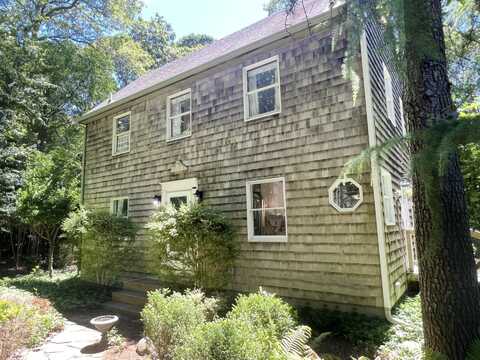 148 OAK VIEW HWY, East Hampton, NY 11937