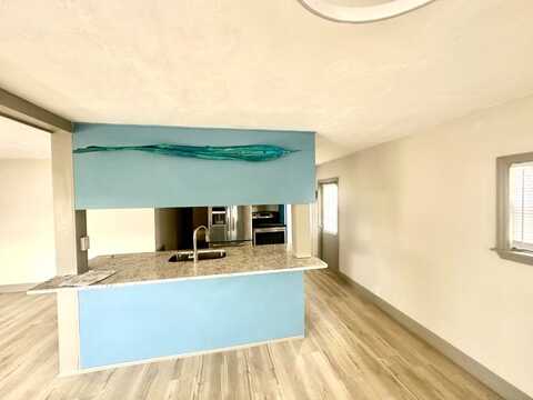 918 REED CANAL RD, south Daytona, FL 32119