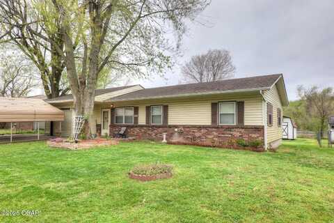 2002 S Garland Douglas Drive, Neosho, MO 64850