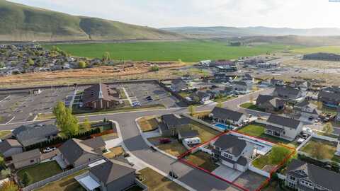 3059 Sugarplumb Ave, West Richland, WA 99353