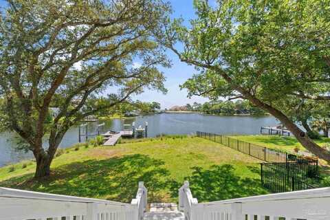 74 Star Lake Dr, Pensacola, FL 32507