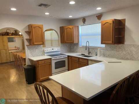 1409 Richard Ln, Lake Worth, FL 33460