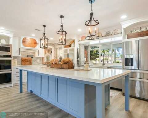 5921 SW 18th St, Plantation, FL 33317
