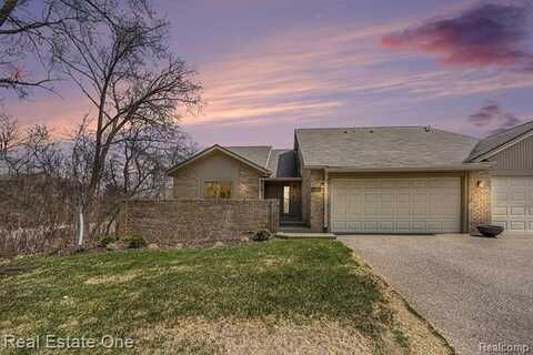 4046 FOXPOINTE Drive, West Bloomfield, MI 48323